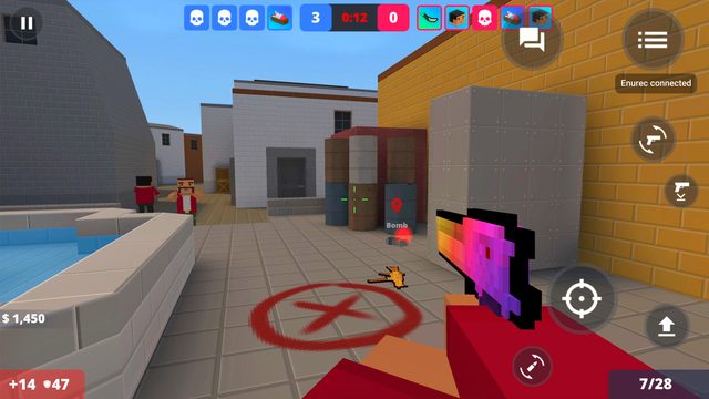 Bomb defuse round on a sunny blocky map in Block Strike